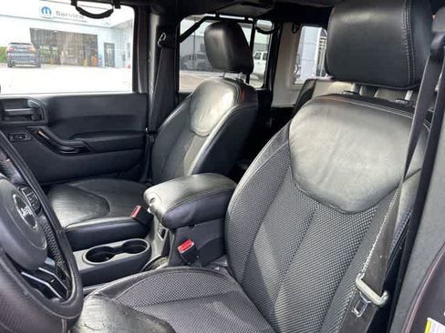 Used 2016 Jeep Wrangler Unlimited Sahara AWD/4WD image 7