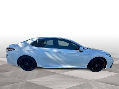Used 2023 Toyota Camry XSE image 9