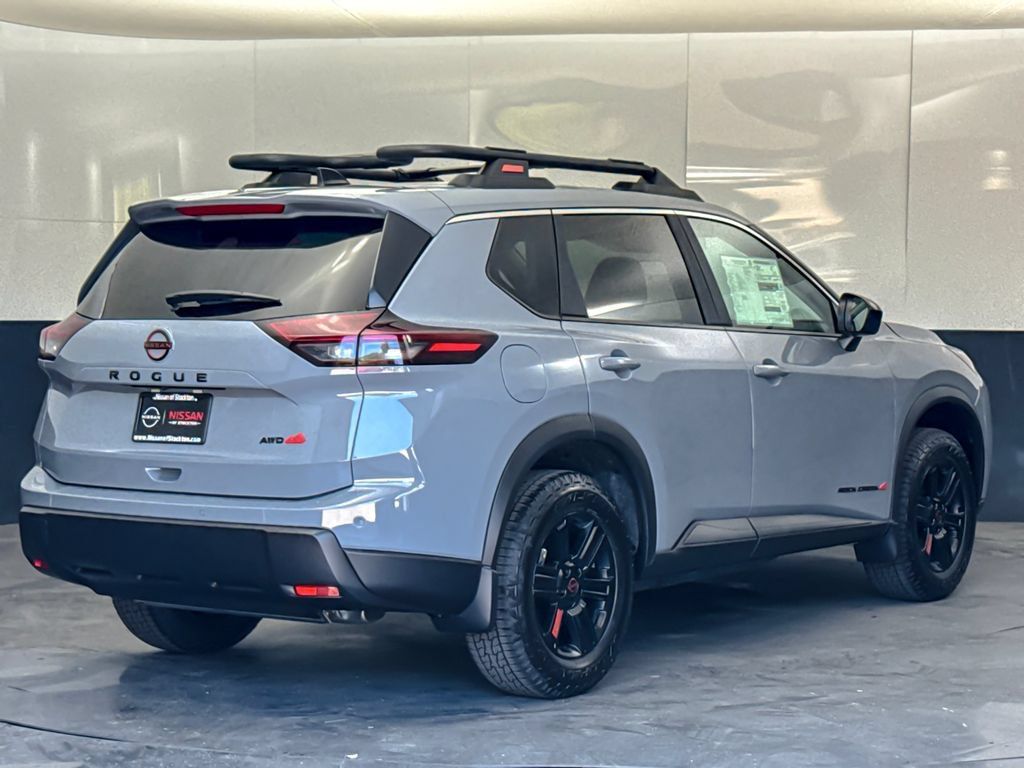 Used 2026 Nissan Rogue SV AWD/4WD image 3