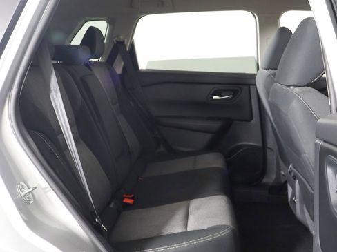 Used 2025 Nissan Rogue SV FWD image 25