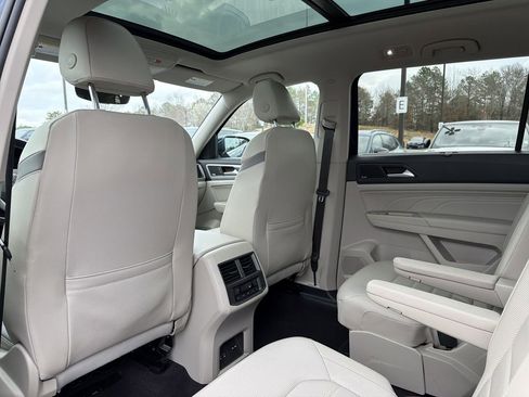 Used 2021 Volkswagen Atlas SEL Premium image 10