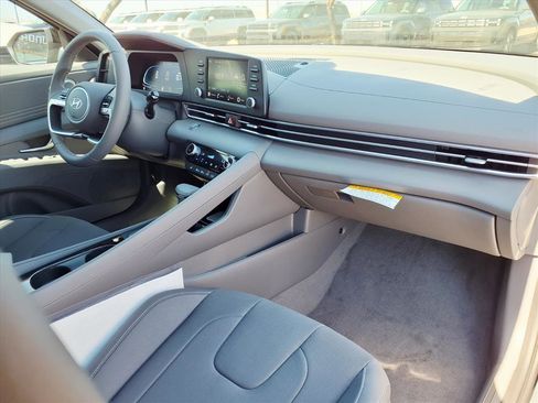 New 2026 Hyundai Elantra SEL Sport Premium image 6