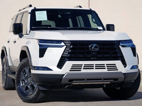 Used 2024 Lexus GX 550 AWD/4WD image 3