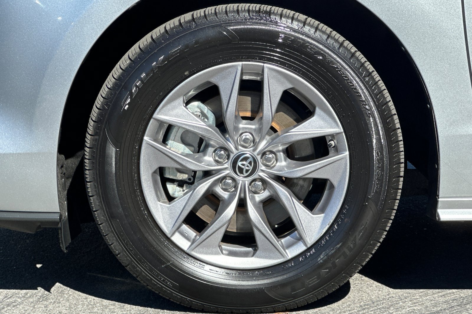 Certified 2025 Toyota Sienna XLE AWD/4WD image 13