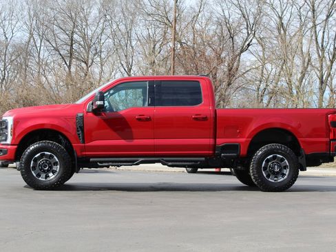 Used 2024 Ford F250 Lariat w/ Tremor Off-Road Package image 5