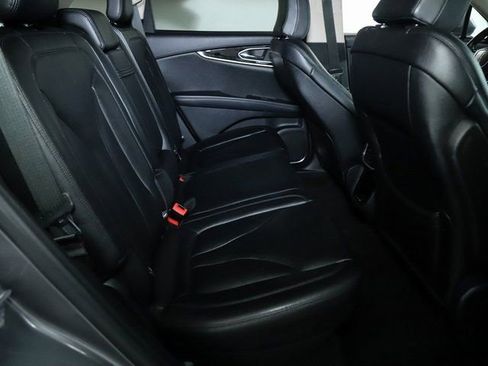 Used 2021 Lincoln Nautilus AWD image 32