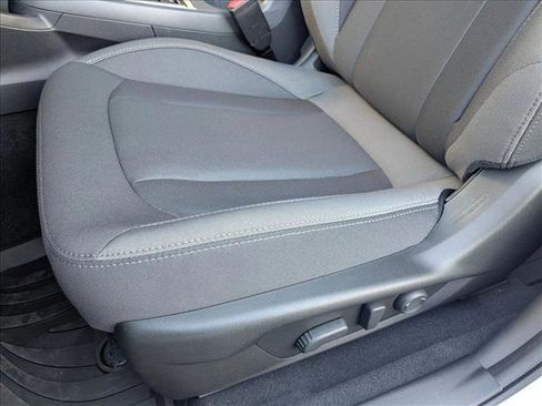 Used 2025 Subaru Crosstrek 2.0i Premium image 4