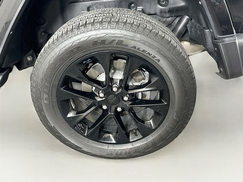 Used 2023 Jeep Wrangler Sahara w/ Cold Weather Group AWD/4WD image 11