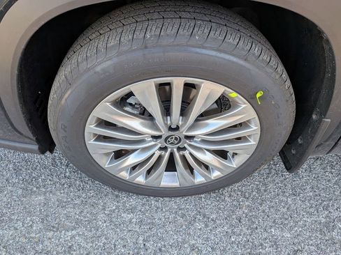 New 2026 Toyota Highlander Platinum AWD/4WD image 26