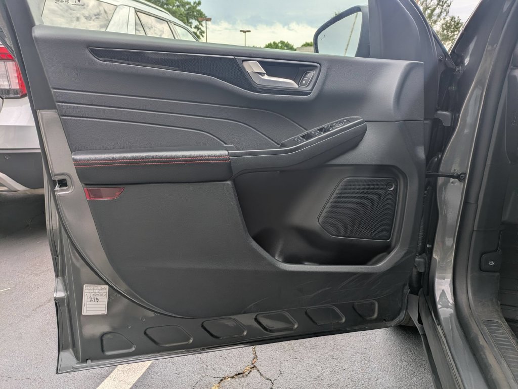 Used 2025 Ford Escape ST-Line AWD/4WD image 11