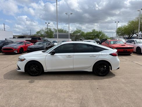 Used 2023 Honda Civic Sport image 5