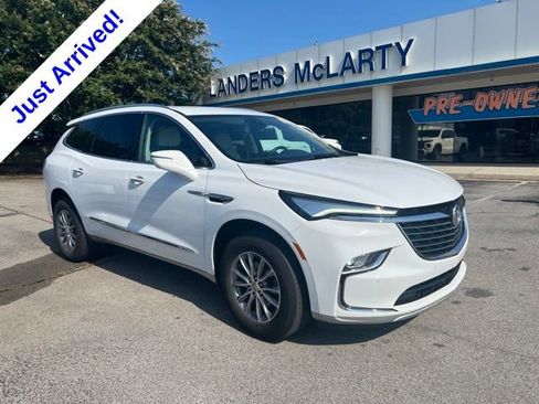 Used 2023 Buick Enclave Essence w/ Trailering Package, 5000 lbs. FWD image 1