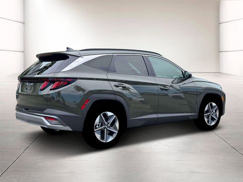 New 2026 Hyundai Tucson SEL Plus FWD image 8