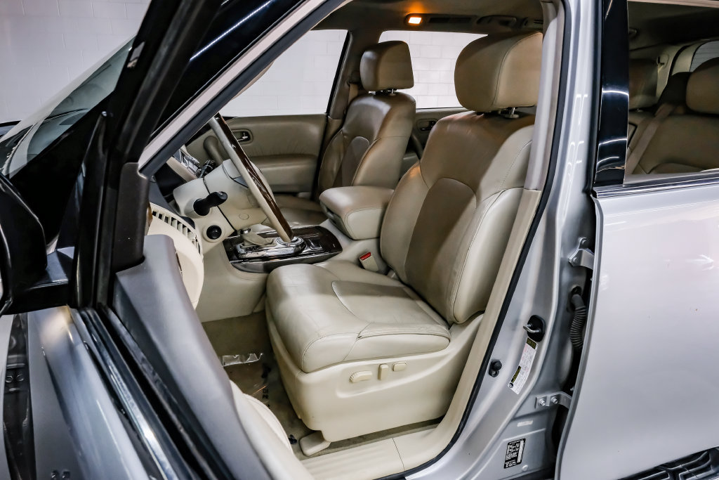 Used 2016 INFINITI QX80 2WD w/ Driver's Assistance Package image 36