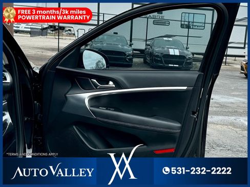 Used 2025 Genesis G70 2.5T image 16