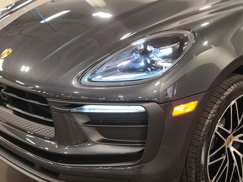 New 2026 Porsche Macan AWD/4WD image 32