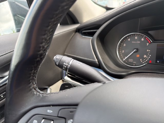 Used 2019 Cadillac XT4 Premium Luxury AWD/4WD image 17