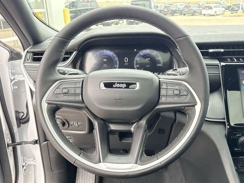 New 2026 Jeep Grand Cherokee Altitude AWD/4WD image 18