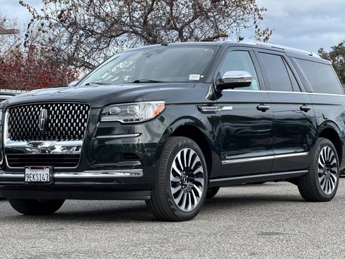 Certified 2022 Lincoln Navigator L Black Label image 8