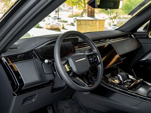 New 2025 Land Rover Range Rover Sport Dynamic SE AWD/4WD image 16