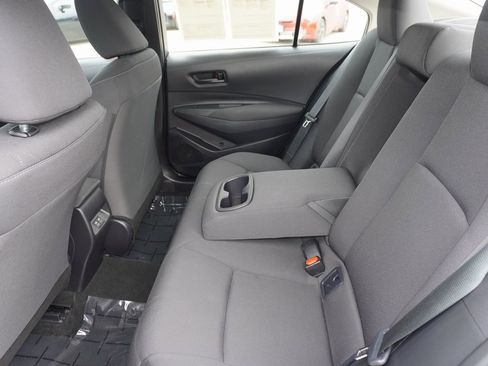 Certified 2025 Toyota Corolla LE image 9