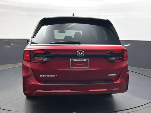 Used 2026 Honda Odyssey Touring image 5