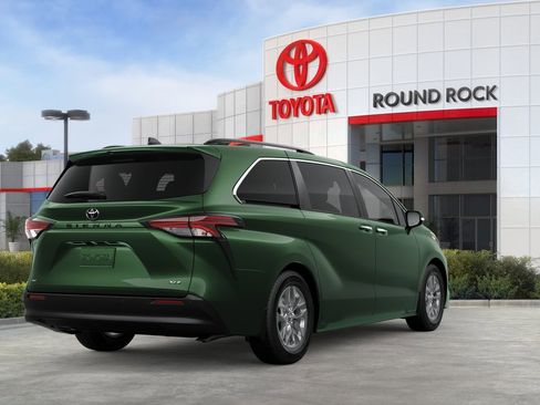 New 2026 Toyota Sienna XLE image 9