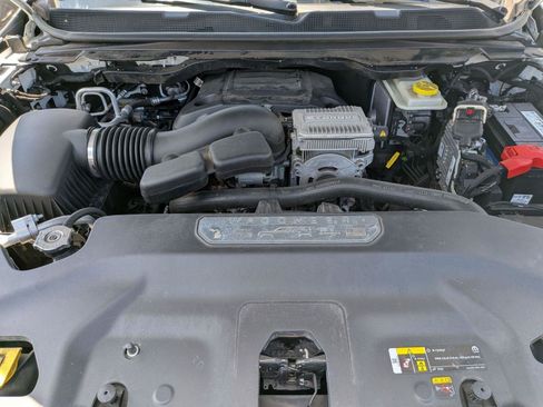 Used 2022 Jeep Wagoneer Series III w/ Premium Group I AWD/4WD image 38