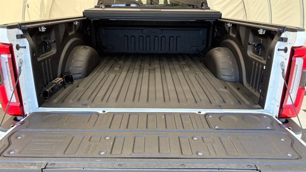 Used 2023 Ford F350 Platinum w/ FX4 Off-Road Package AWD/4WD image 4