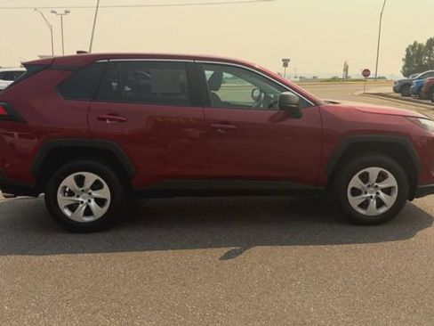 Used 2025 Toyota RAV4 LE AWD/4WD image 9