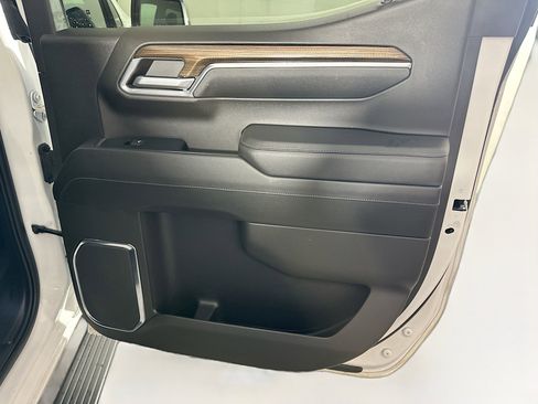 Used 2024 Chevrolet Silverado 1500 LT image 28