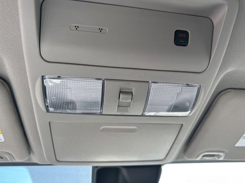 Used 2025 Nissan Frontier S image 27