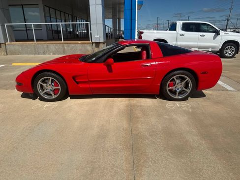 Used 2000 Chevrolet Corvette Coupe w/ Roof Pkg RWD image 22