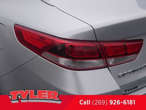 Used 2020 Kia Optima LX FWD image 12