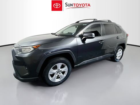 Used 2019 Toyota RAV4 XLE w/ Convenience Package FWD image 9