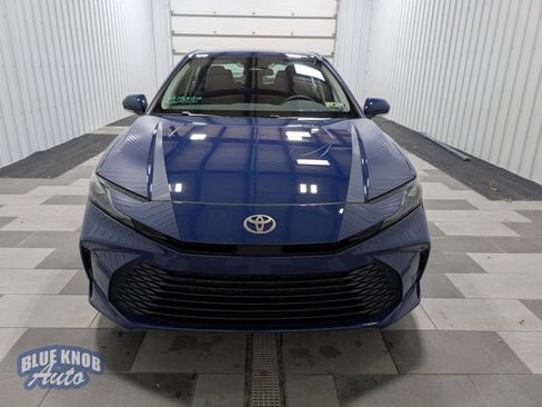 Used 2025 Toyota Camry LE image 6