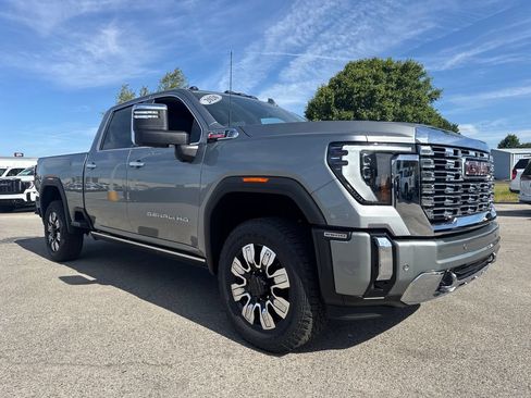 New 2026 GMC Sierra 2500 Denali w/ Denali Reserve Package AWD/4WD image 8
