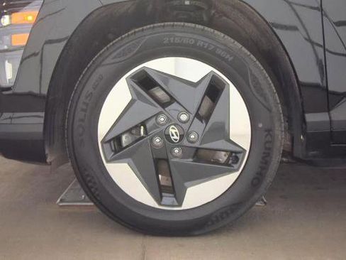 Certified 2024 Hyundai Kona SE FWD image 8