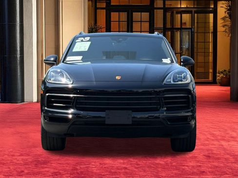 Used 2023 Porsche Cayenne Platinum Edition AWD/4WD image 5
