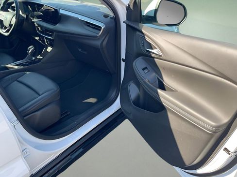 Used 2024 Buick Encore GX Sport Touring image 19