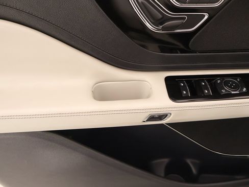 Used 2025 Lincoln Aviator 2WD image 17