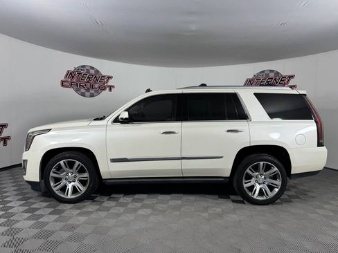Used 2015 Cadillac Escalade Premium AWD/4WD image 4