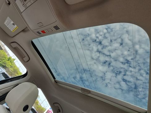 Used 2022 Volkswagen Jetta SE w/ Panoramic Sunroof Package FWD image 31
