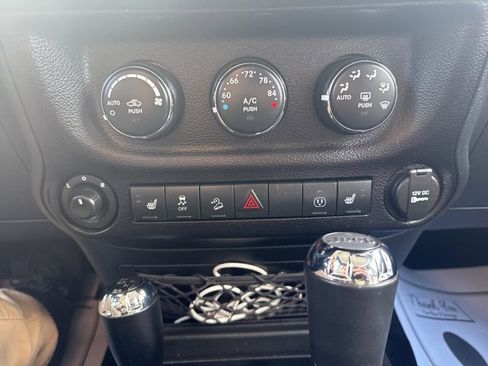 Certified 2016 Jeep Wrangler Unlimited Sahara w/ Connectivity Group image 18