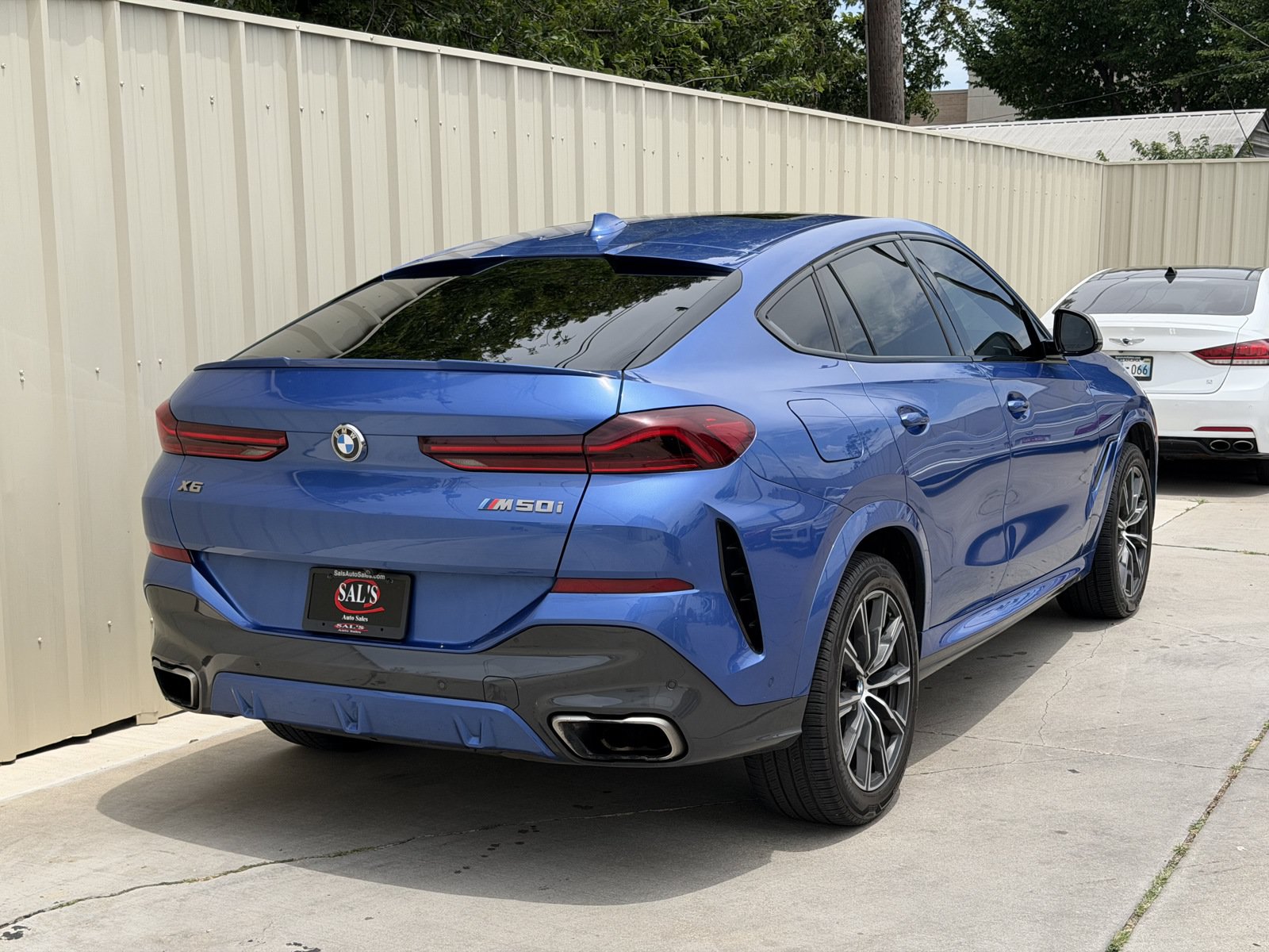 Used 2020 BMW X6 M50i w/ Premium Package AWD/4WD image 5