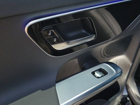 Certified 2026 Mercedes-Benz GLC 300 image 8