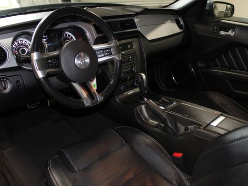 Used 2013 Ford Mustang Premium image 14