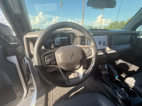 Used 2024 Ford Bronco Black Diamond AWD/4WD image 16
