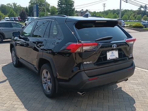 Used 2024 Toyota RAV4 XLE w/ Convenience Package AWD/4WD image 3