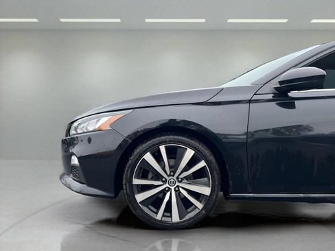 Used 2020 Nissan Altima 2.5 SR FWD image 30